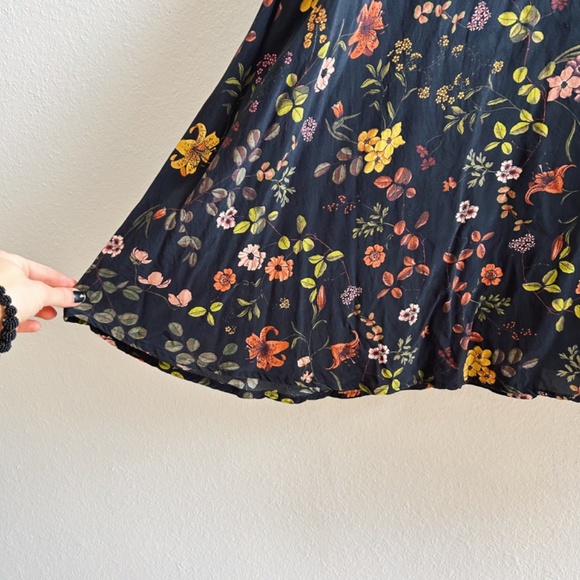 Amour Vert 100% Silk Floral Midi Skirt - Picture 3 of 8